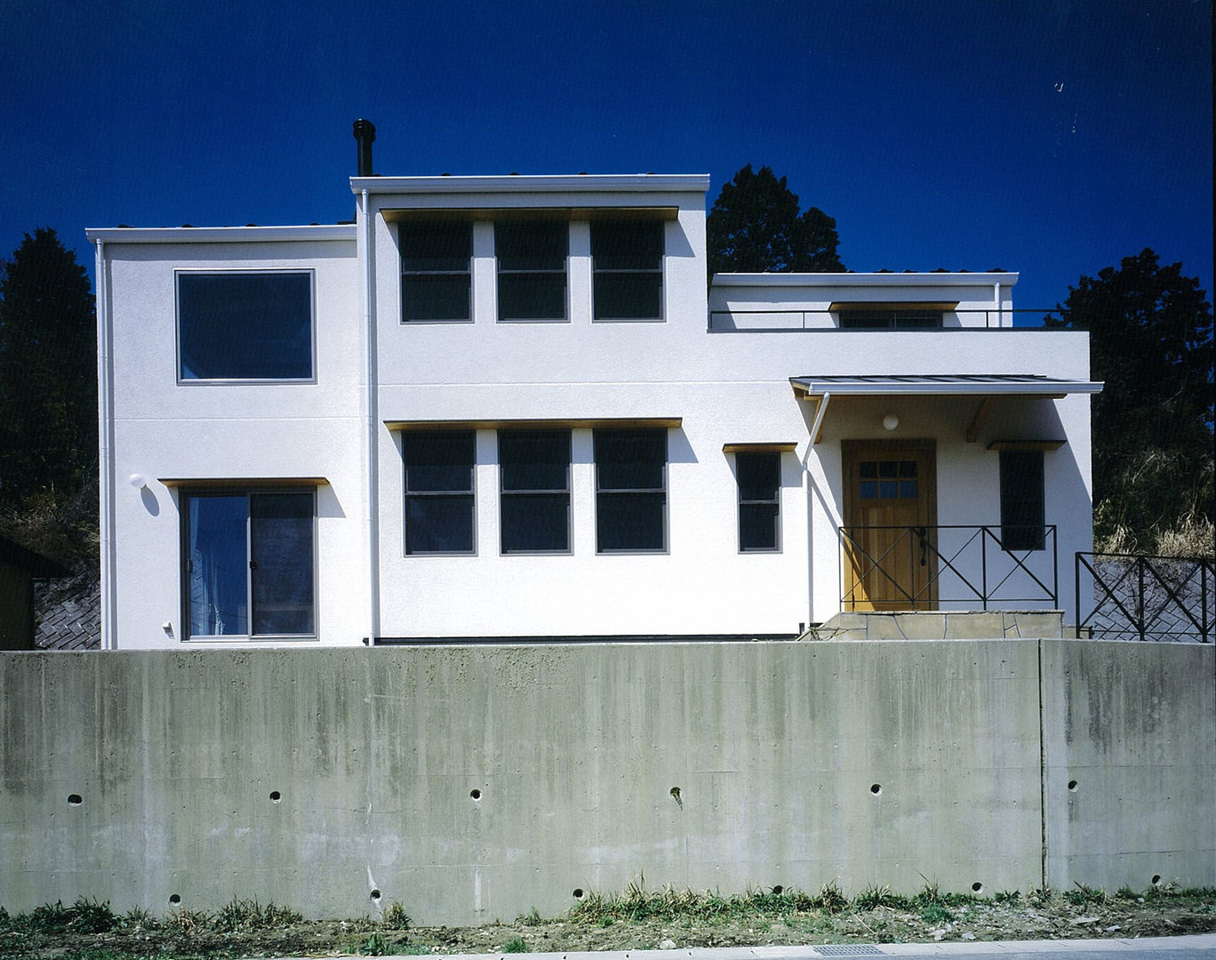 丸太組の家, 有限会社 起廣プラン 有限会社 起廣プラン Casas modernas
