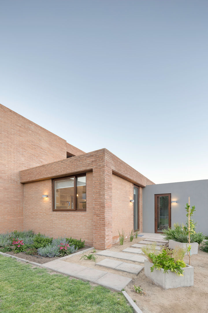 Casa Condominio Altos de Chicureo, Grupo E Arquitectura y construcción Grupo E Arquitectura y construcción Casas modernas