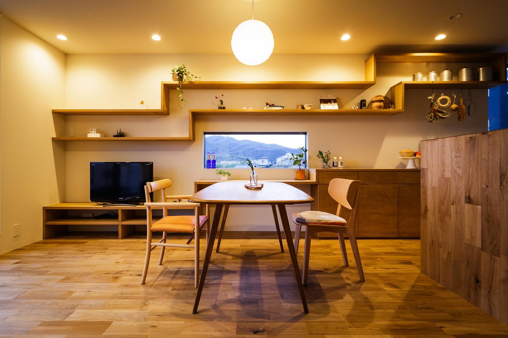 双子壁の家, 株式会社seki.design 株式会社seki.design Modern living room