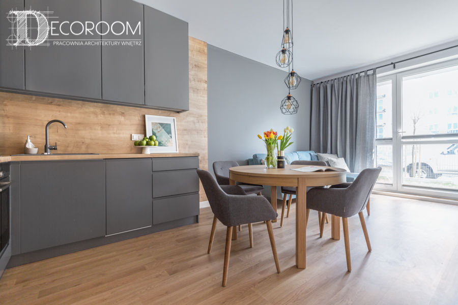 KOBIETA W WIELKIM MIEŚCIE, Pracownia Architektury Wnętrz Decoroom Pracownia Architektury Wnętrz Decoroom モダンデザインの リビング