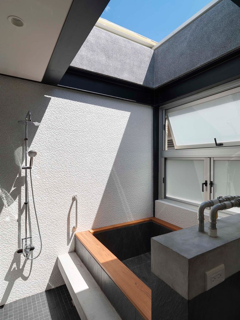 露天 前置建築 Preposition Architecture Modern bathroom