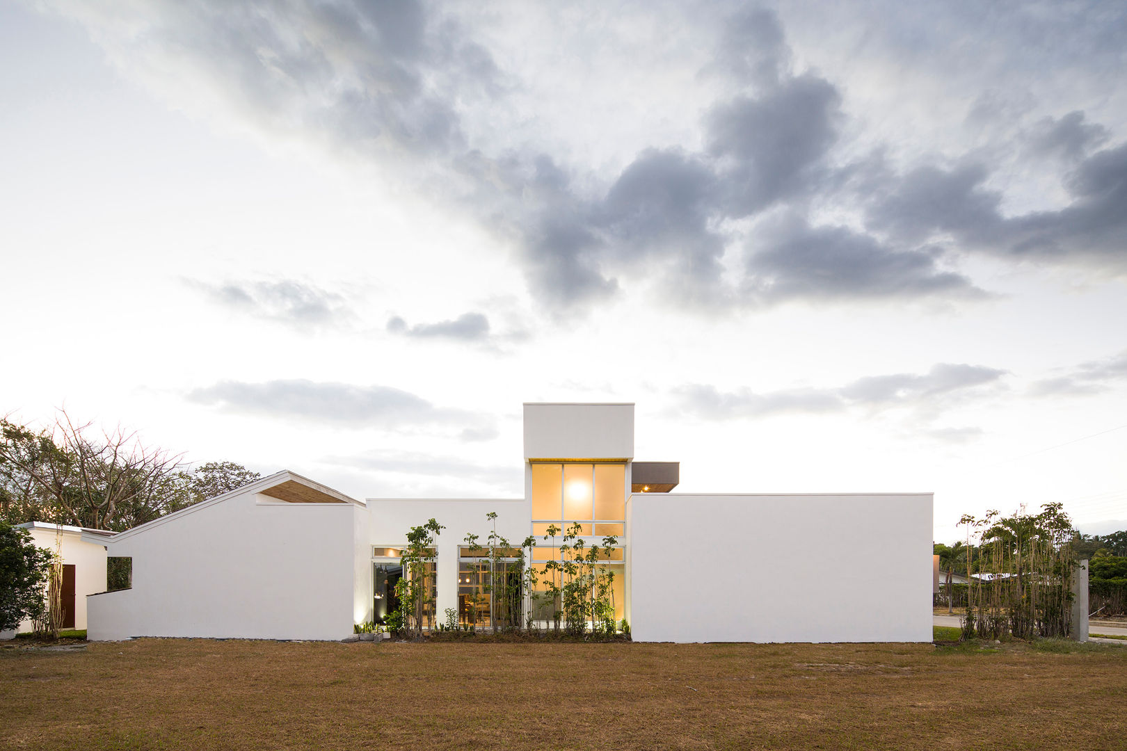 Casa M-C, J-M arquitectura J-M arquitectura منازل أسمنت