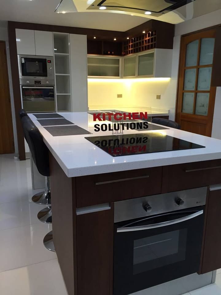 Proyecto de cocinas en Santiago, Kitchen Solutions Kitchen Solutions 모던스타일 주방 석영