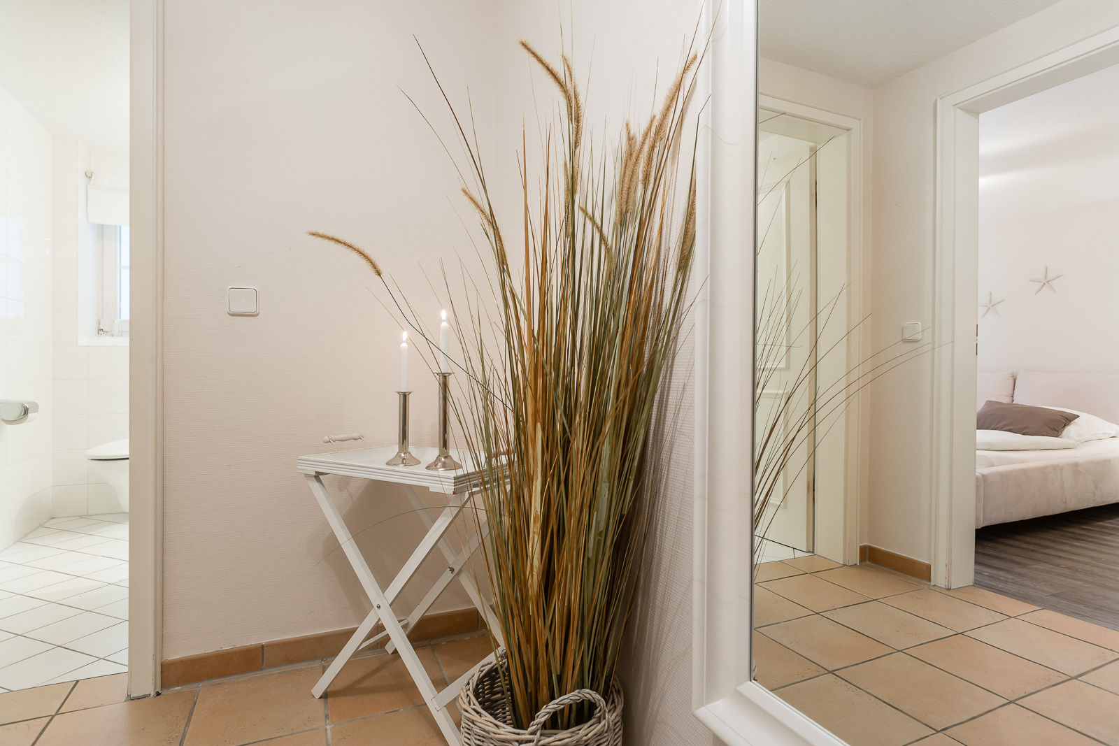 homify Modern Koridor, Hol & Merdivenler