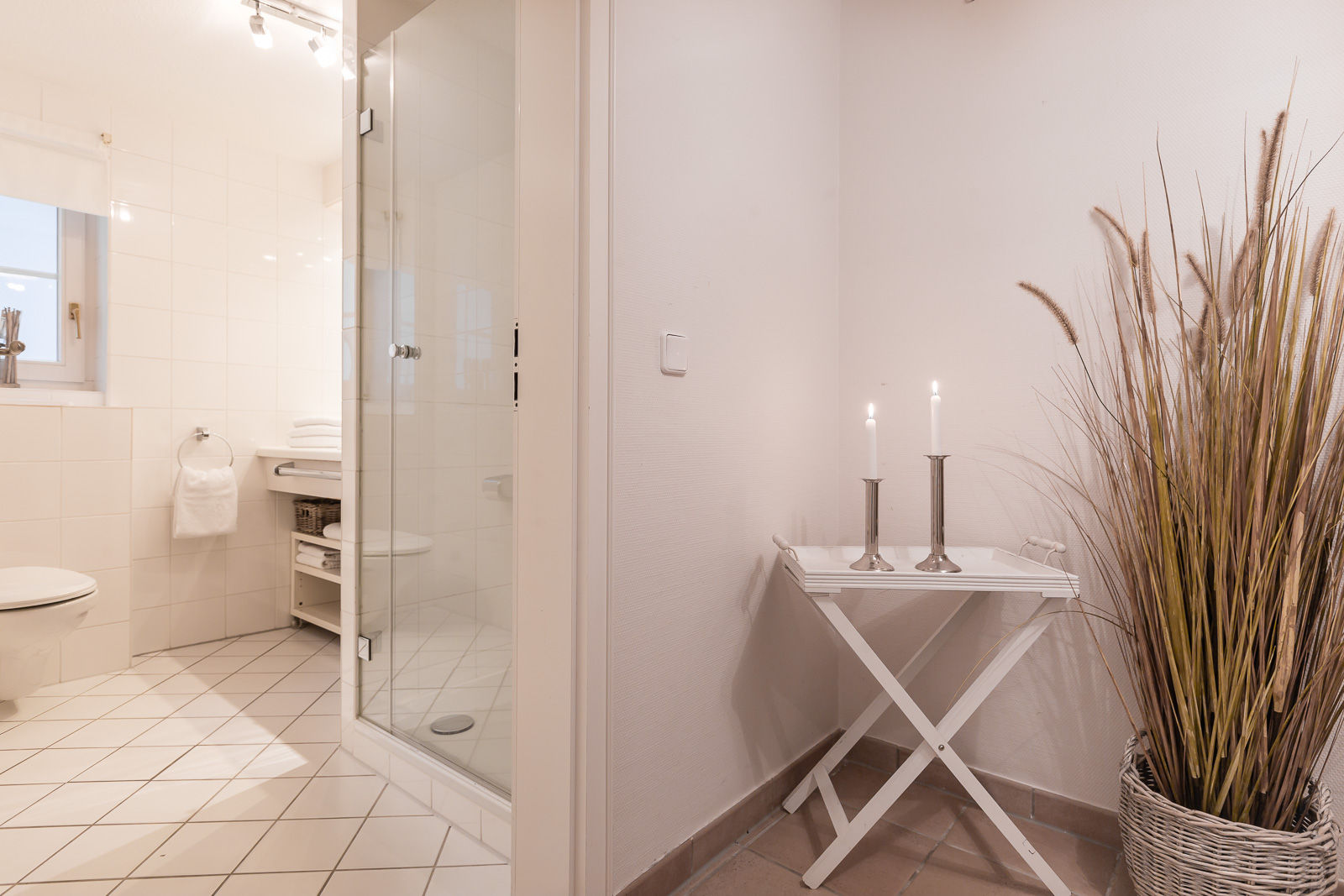 homify Modern Koridor, Hol & Merdivenler