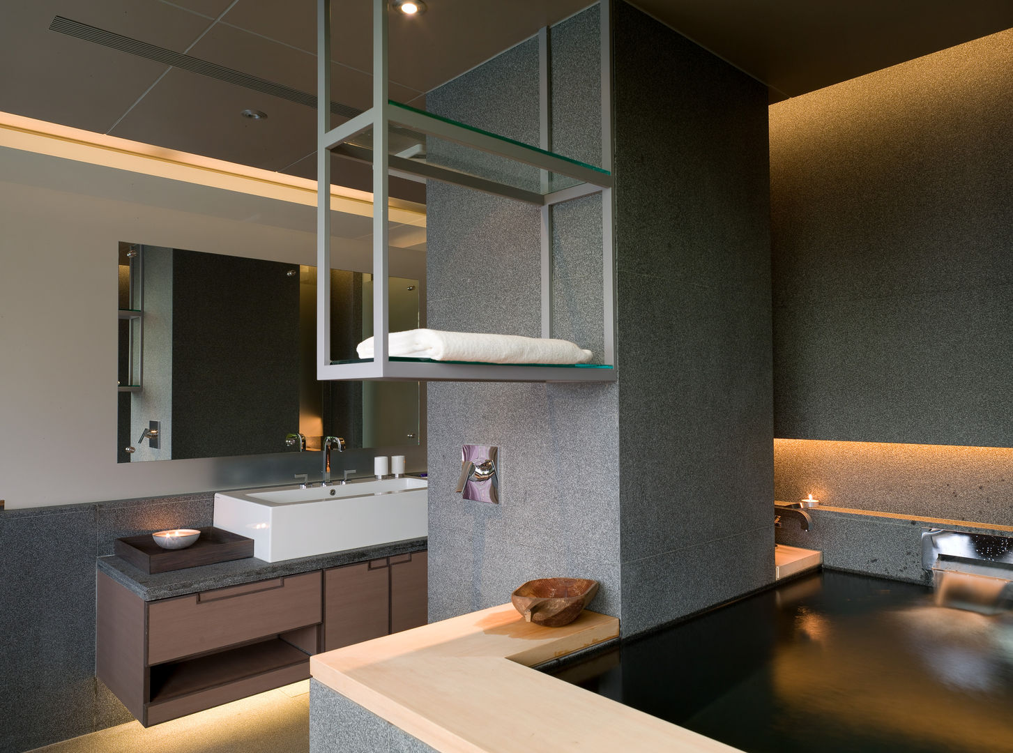 住宅(低調 奢華), 鼎爵室內裝修設計工程有限公司 鼎爵室內裝修設計工程有限公司 Modern style bathrooms Solid Wood Multicolored