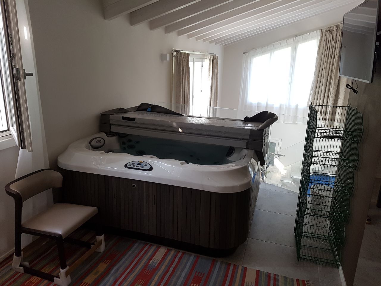 Jacuzzi in mansarda e nell'interrato ., Aquazzura Piscine Aquazzura Piscine Moderne Schlafzimmer