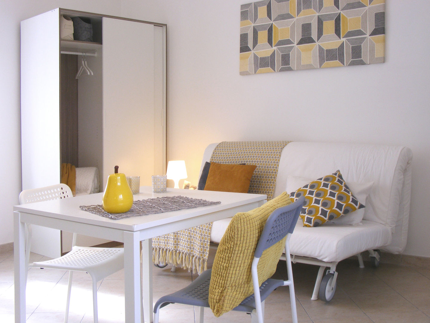 HOME STAGING IN UN MONOLOCALE A LANCIANO, Sonia Santirocco architetto e home stager Sonia Santirocco architetto e home stager Livings de estilo moderno