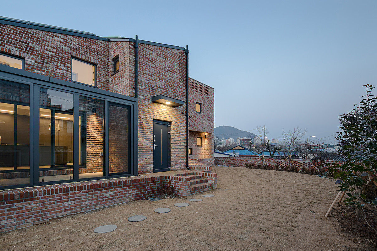 양산주택- 고래의꿈 , (주)건축사사무소 코비 (주)건축사사무소 코비 Casas modernas: Ideas, diseños y decoración