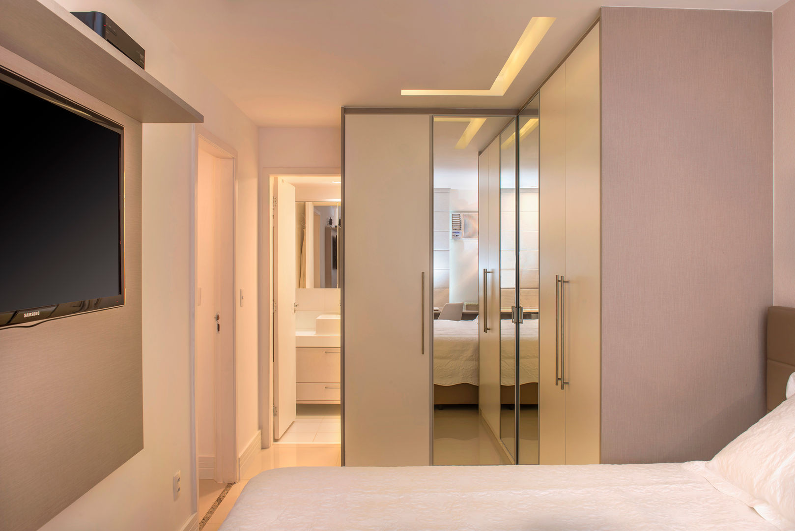 Apartamento Cmte Rubens Silva homify Quartos modernos espelho