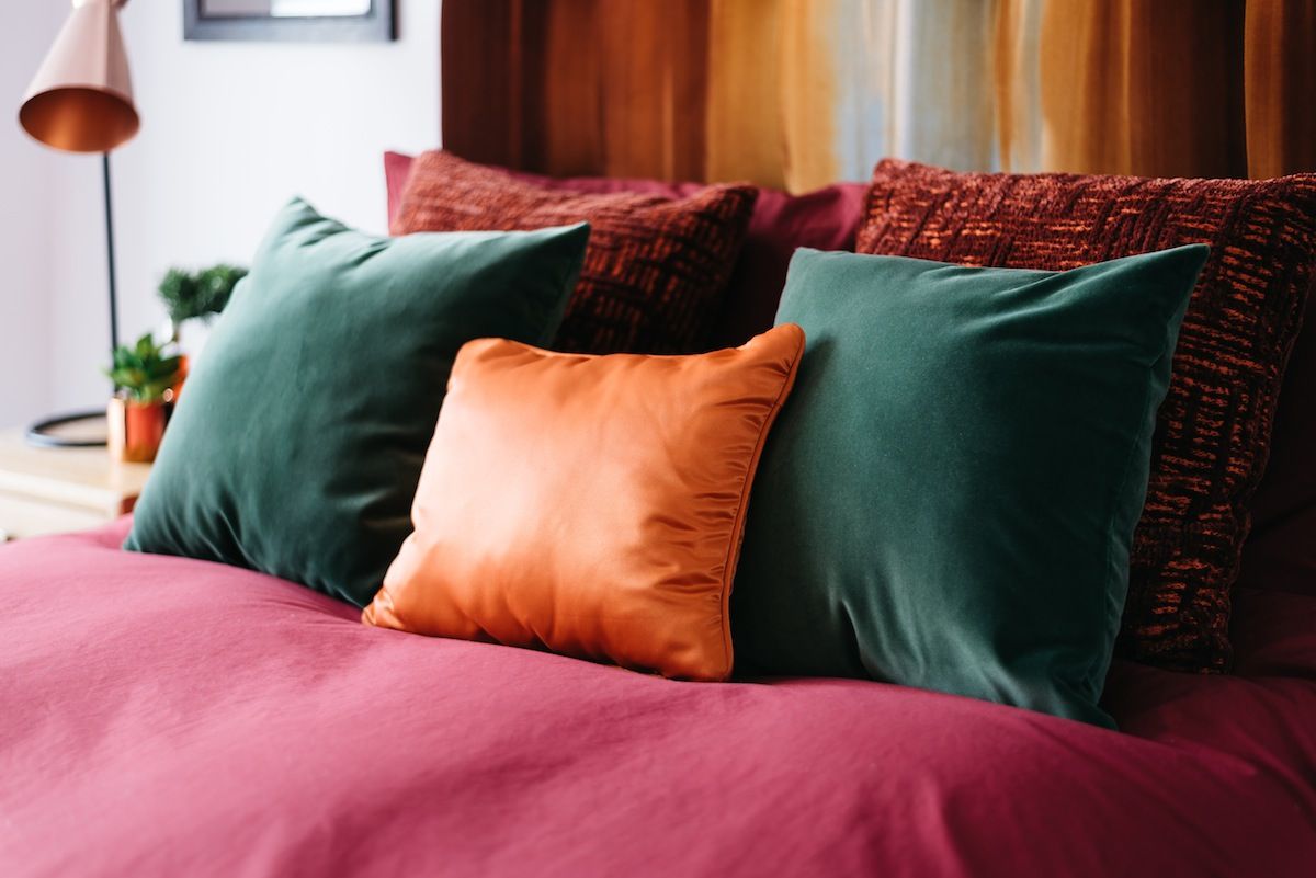 Master Bedroom cushions Katie Malik Design Studio ห้องนอน Bespoke cushions