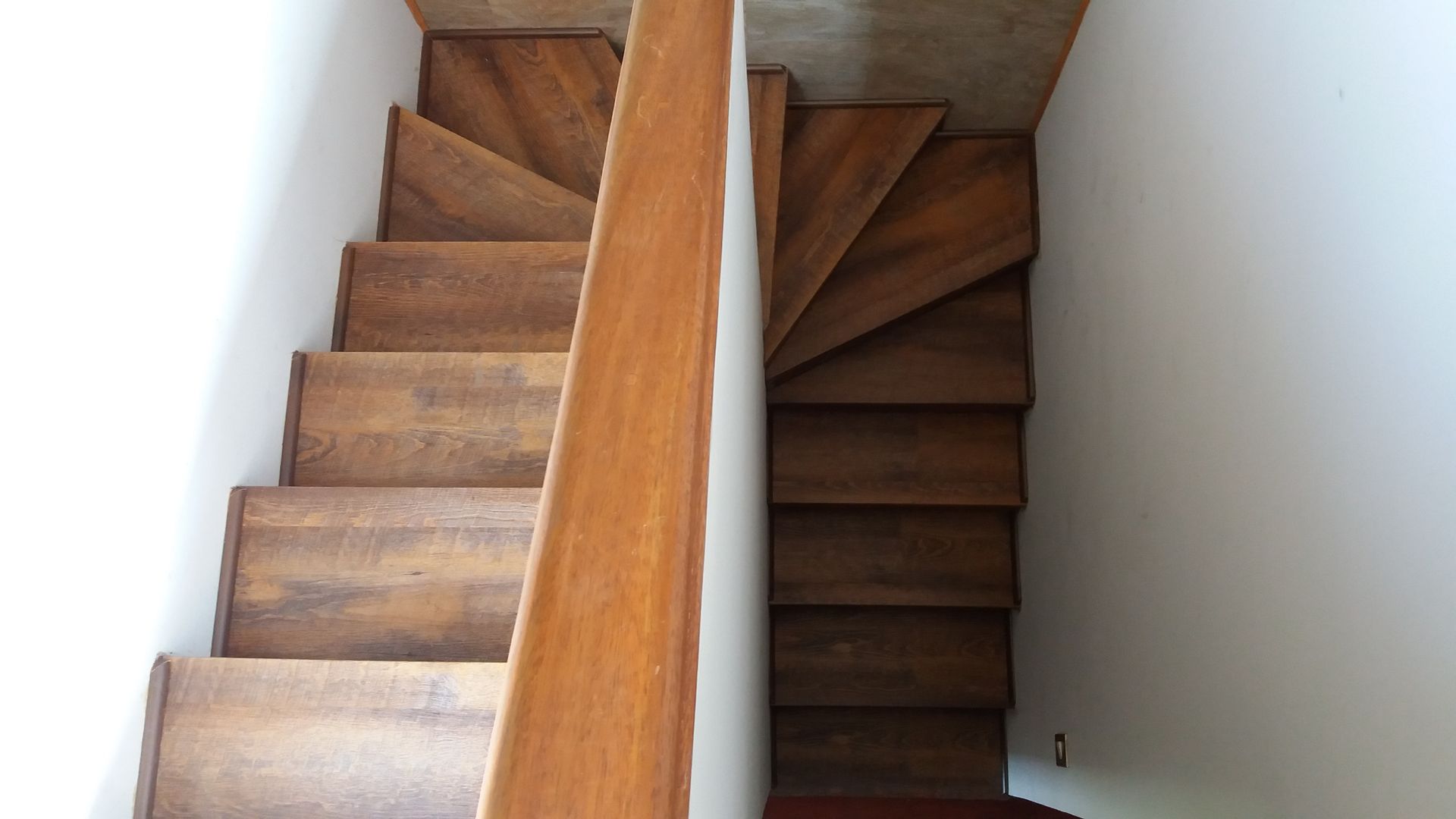 homify Rustic style corridor, hallway & stairs Plastic