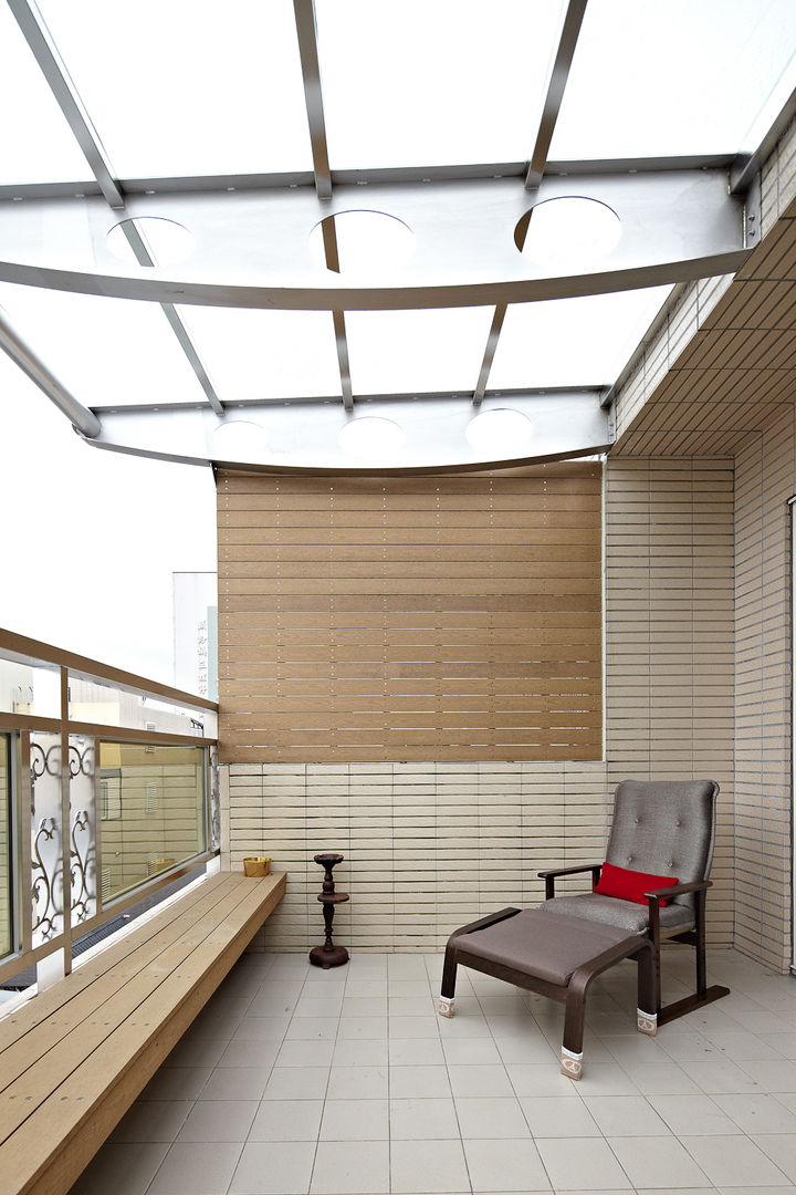 頭份郭公館, 映荷空間設計 映荷空間設計 Modern Balkon, Veranda & Teras
