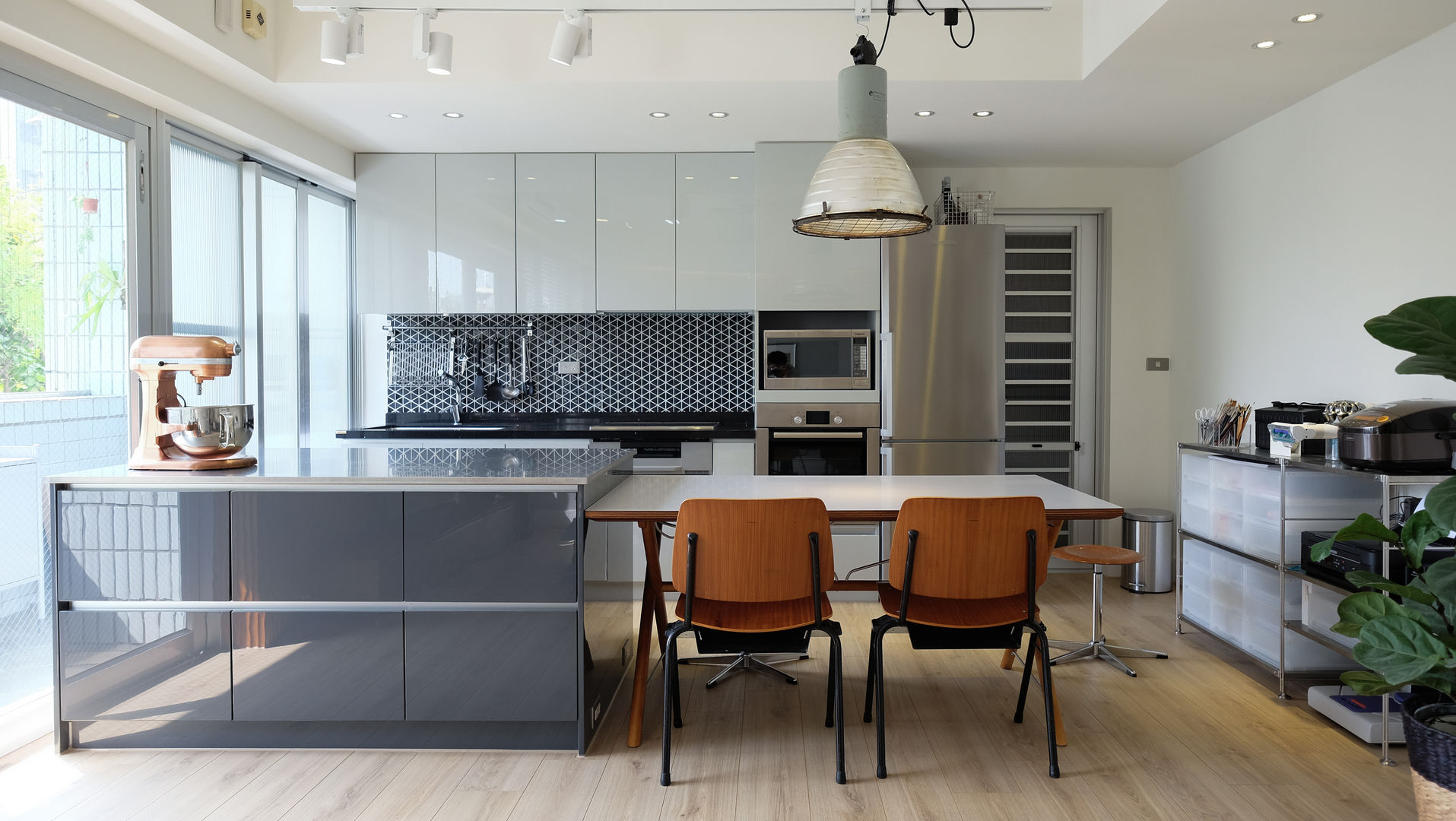 苓雅J邸, RND Inc. RND Inc. Scandinavian style kitchen