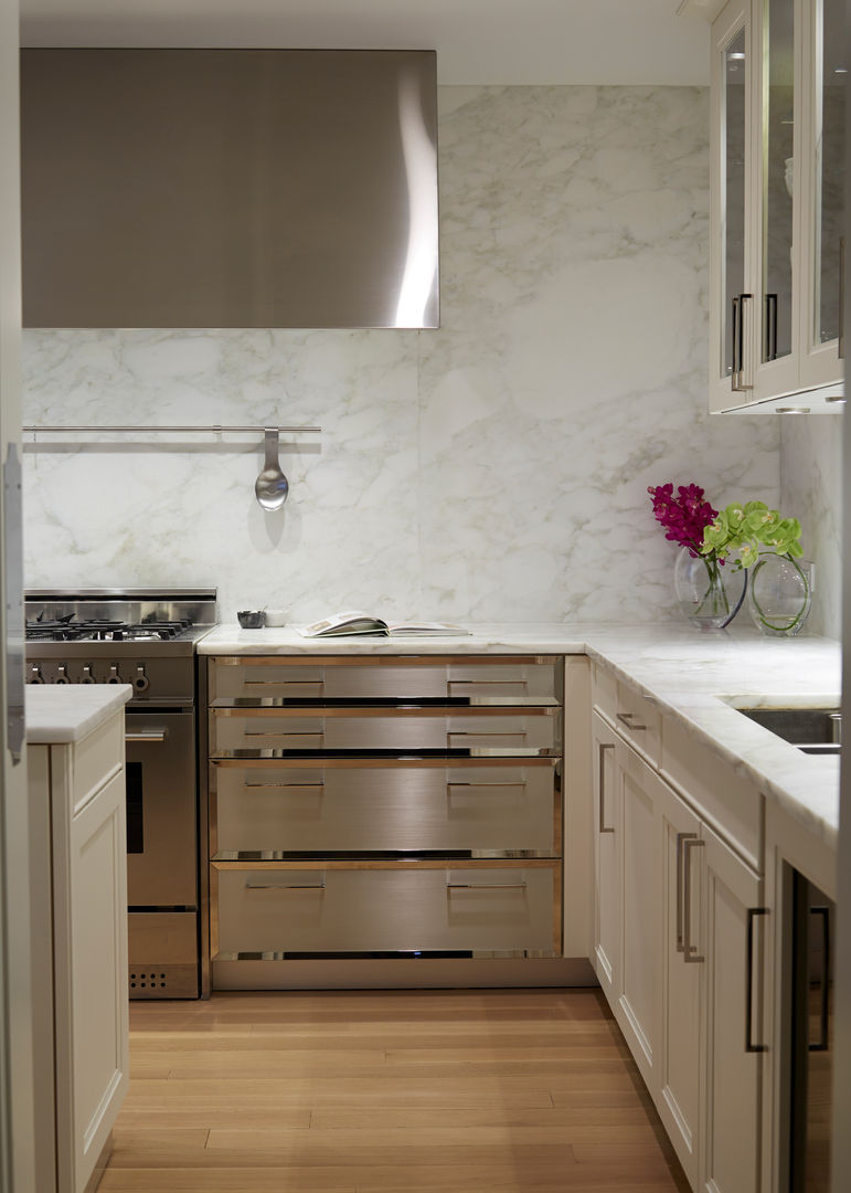 New York City Family Home, JKG Interiors JKG Interiors Classic style kitchen Marble