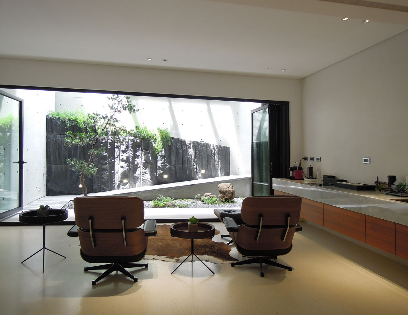 Light 加減0的生活美學, 構築設計 構築設計 Медиа комната в стиле модерн