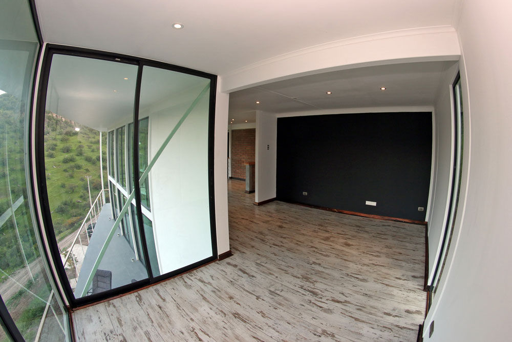 VENDO EXCLUSIVO LOFT CERCANO A SANTIAGO VISTA PANORAMICA , Directorio Inmobiliario Directorio Inmobiliario Mediterranean style bedroom Engineered Wood Transparent