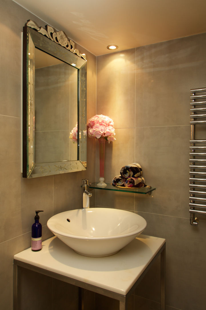 London Loft, JKG Interiors JKG Interiors Modern bathroom Tiles