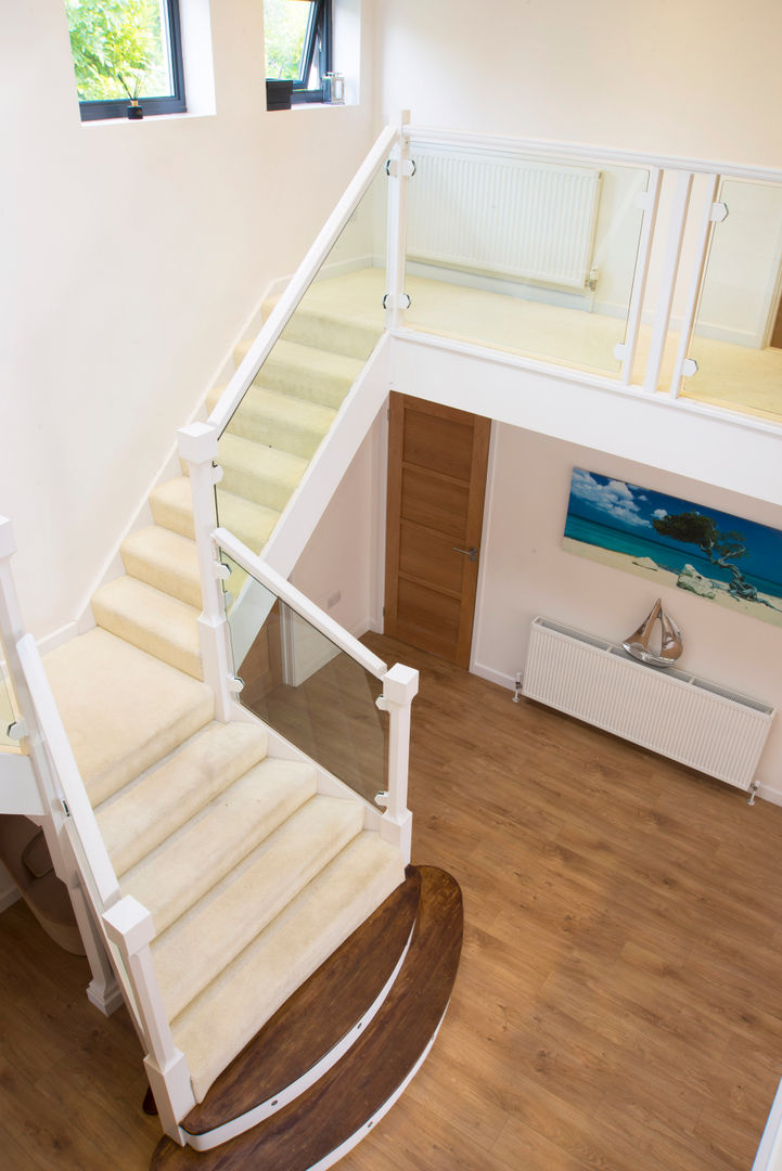 Stairs dwell design Moderner Flur, Diele & Treppenhaus