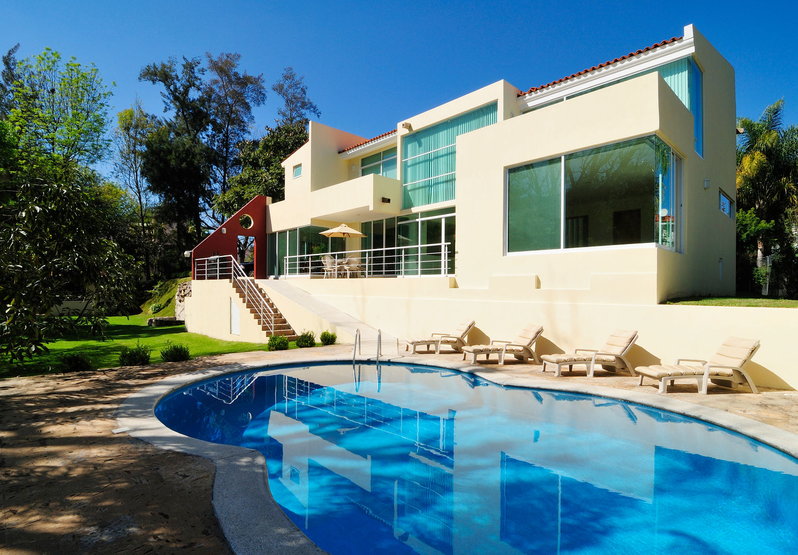 la alberca Excelencia en Diseño Piscinas Concreto