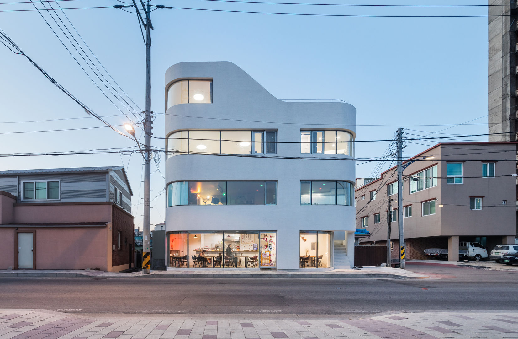 속초 상상가, CoRe architects CoRe architects 現代房屋設計點子、靈感 & 圖片