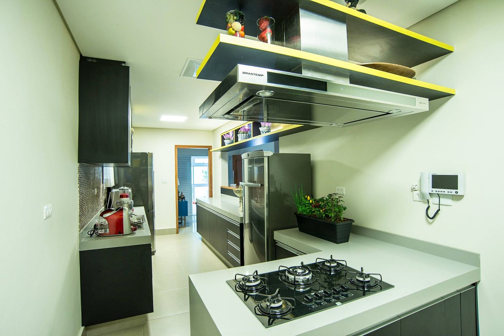 Cozinha moderna, Nadia Takatama arquitetura e interiores Nadia Takatama arquitetura e interiores مطبخ