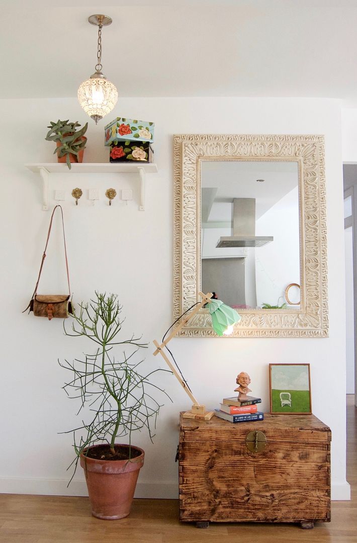 Reforma de apartamento en Cerrado de Calderón, Black Cotton Studio Black Cotton Studio Eclectic style corridor, hallway & stairs