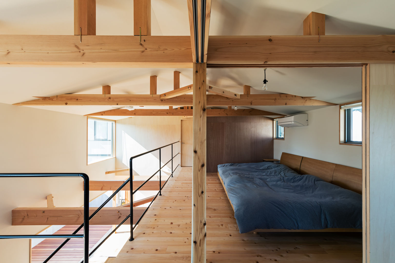 S-house, coil松村一輝建設計事務所 coil松村一輝建設計事務所 Bedroom