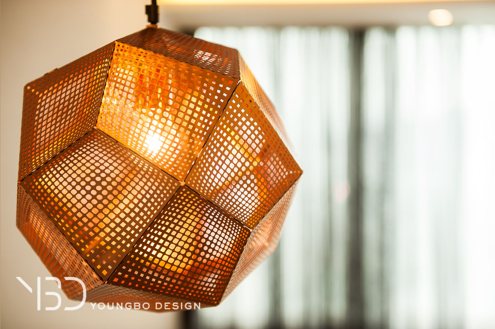 논현동 두산위브아파트, 영보디자인 YOUNGBO DESIGN 영보디자인 YOUNGBO DESIGN Soggiorno moderno Rame / Bronzo / Ottone Illuminazione