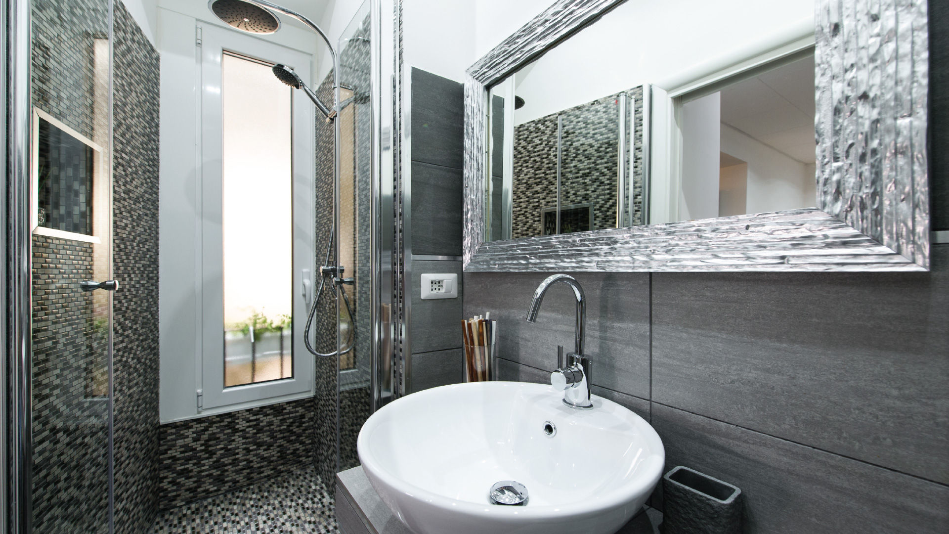 Ristrutturazione casa Roma, GM Tecnoedil GM Tecnoedil Classic style bathroom