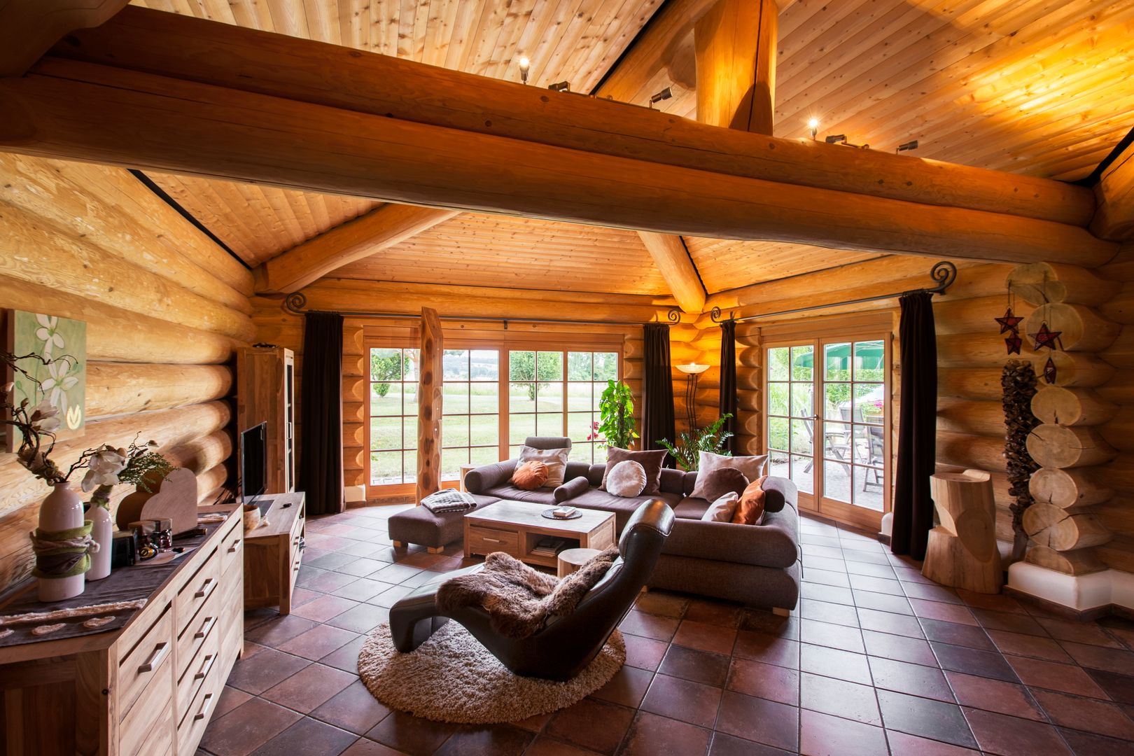 Haus Racoon Hill, das holzhaus Oliver Schattat GmbH das holzhaus Oliver Schattat GmbH Rustic style living room