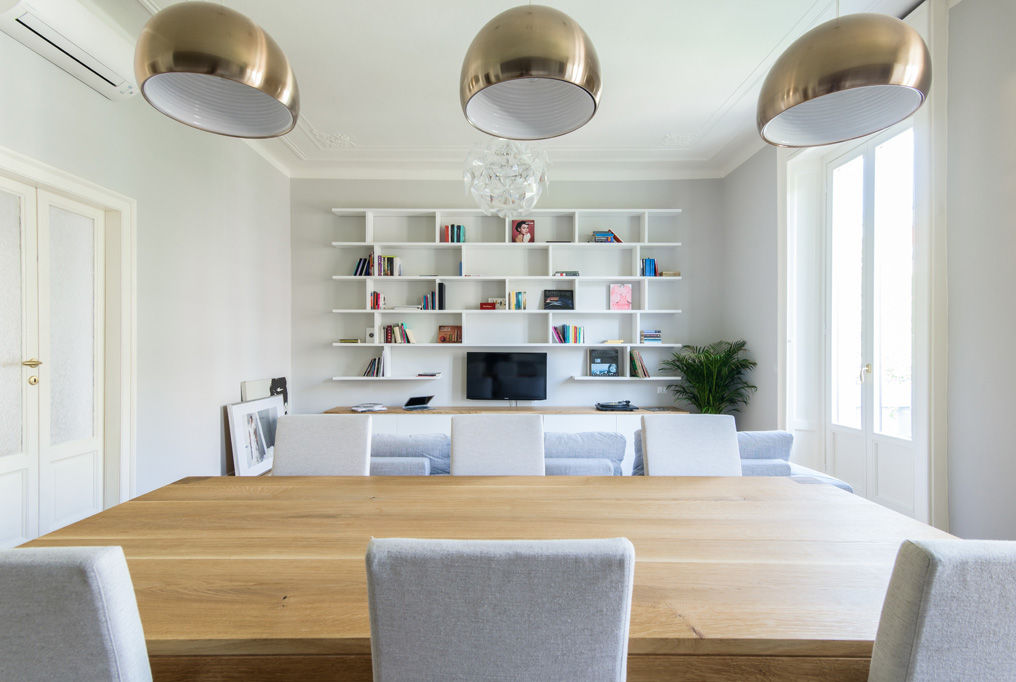 VIALE ABRUZZI, NOMADE ARCHITETTURA E INTERIOR DESIGN NOMADE ARCHITETTURA E INTERIOR DESIGN Classic style living room