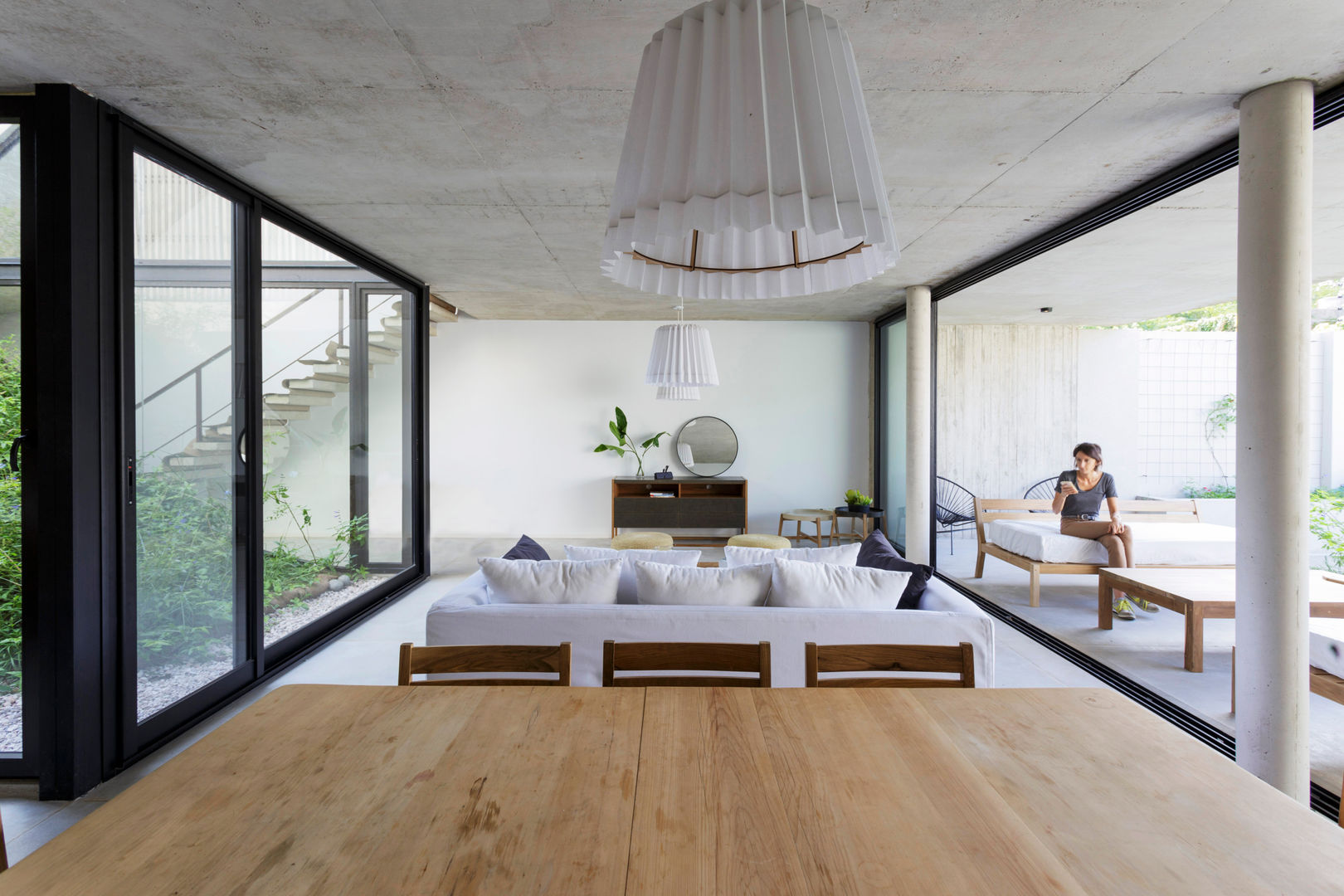 Casa MeMo - VIVIENDA UNIFAMILIAR ICONO DE LA SUSTENTABILIDAD , BAM! arquitectura BAM! arquitectura غرفة السفرة أسمنت