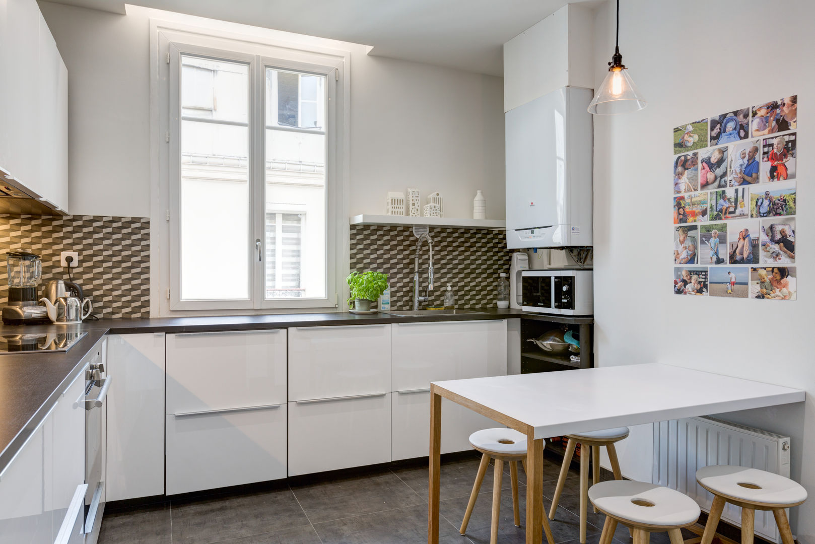 Rénovation d'un appartement Rue Daru, Mon Concept Habitation Mon Concept Habitation モダンな キッチン