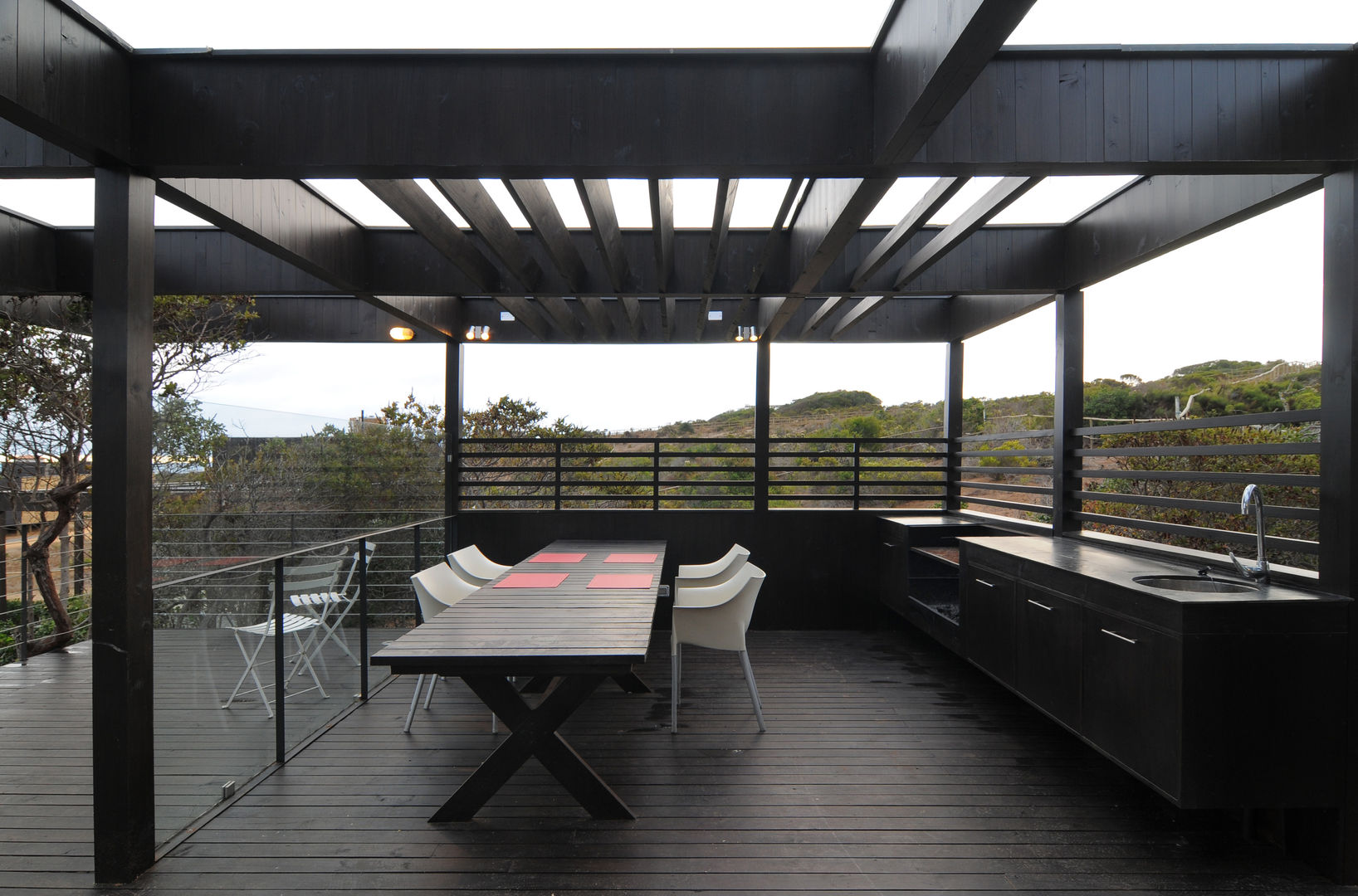 homify Balcones y terrazas minimalistas