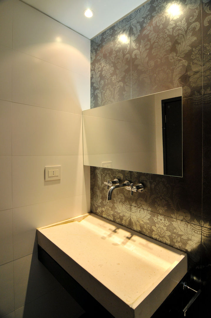 homify Minimalist style bathroom