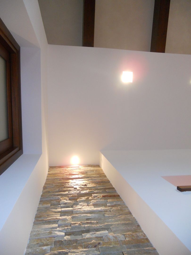 Small Loft on Stretto di Messina, I-TAO architecture 'n design I-TAO architecture 'n design Mediterranean style corridor, hallway and stairs Lighting