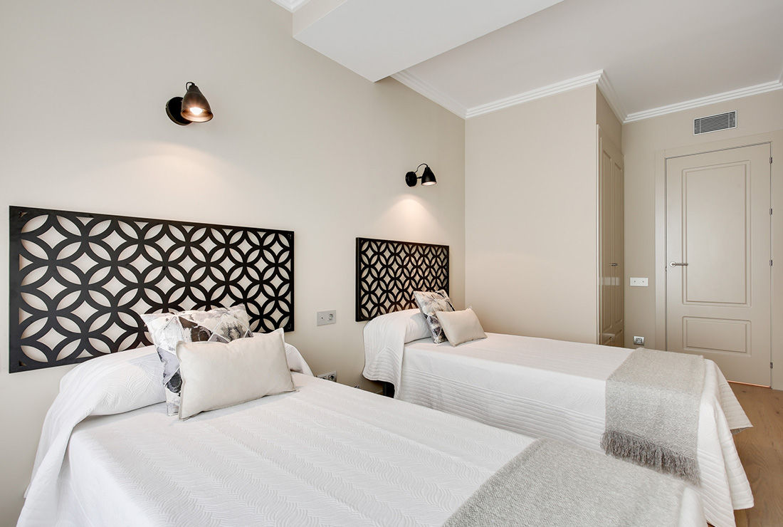 Guest bedroom Markham Stagers Kamar Tidur Modern headboards,geometric,white and grey,minimal,zen interior,urban decor,hotel look,calmed decor,modern interior,modern bedroom,minimal bedroom,two beds bedroom