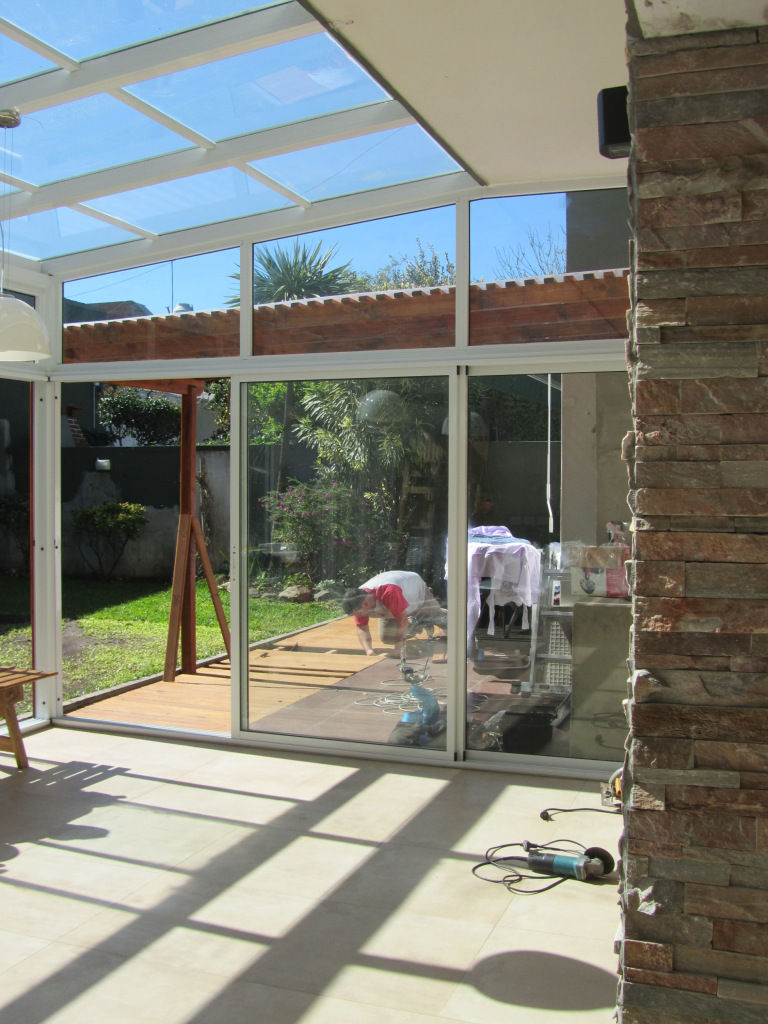 AMPLIACION DE CASA EN JOSE INGENIEROS, ARQUITECTA MORIELLO ARQUITECTA MORIELLO Modern dining room