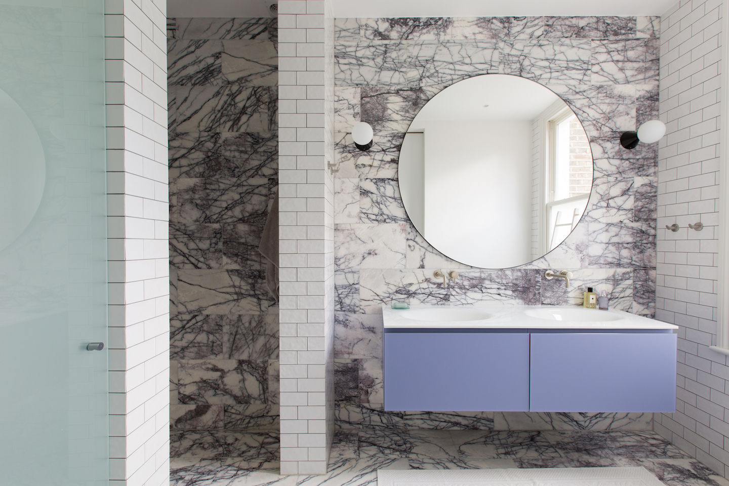 Hall - Brook Green London townhouse My-Studio Ltd Modern style bathrooms Marble bathroom,circular,bathroom mirror,marble,marble flooring