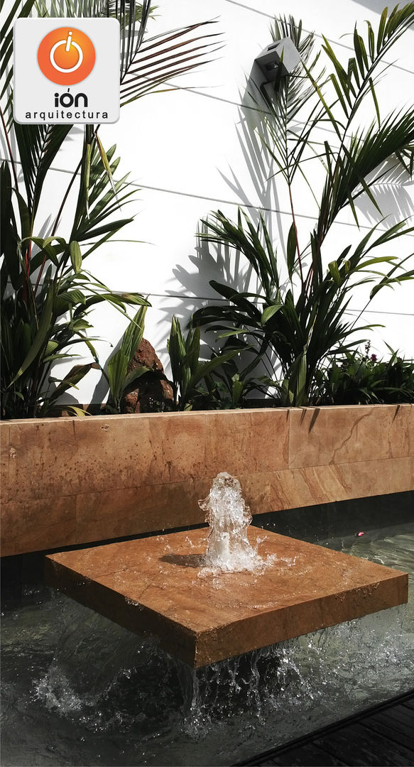 ESPEJO DE AGUA ACCESO CASA CIUDAD JARDIN ION arquitectura SAS Jardines minimalistas