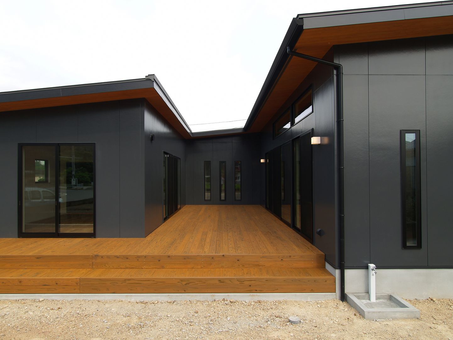 庵川の家, ａｉ建築アトリエ ａｉ建築アトリエ Casas de estilo ecléctico