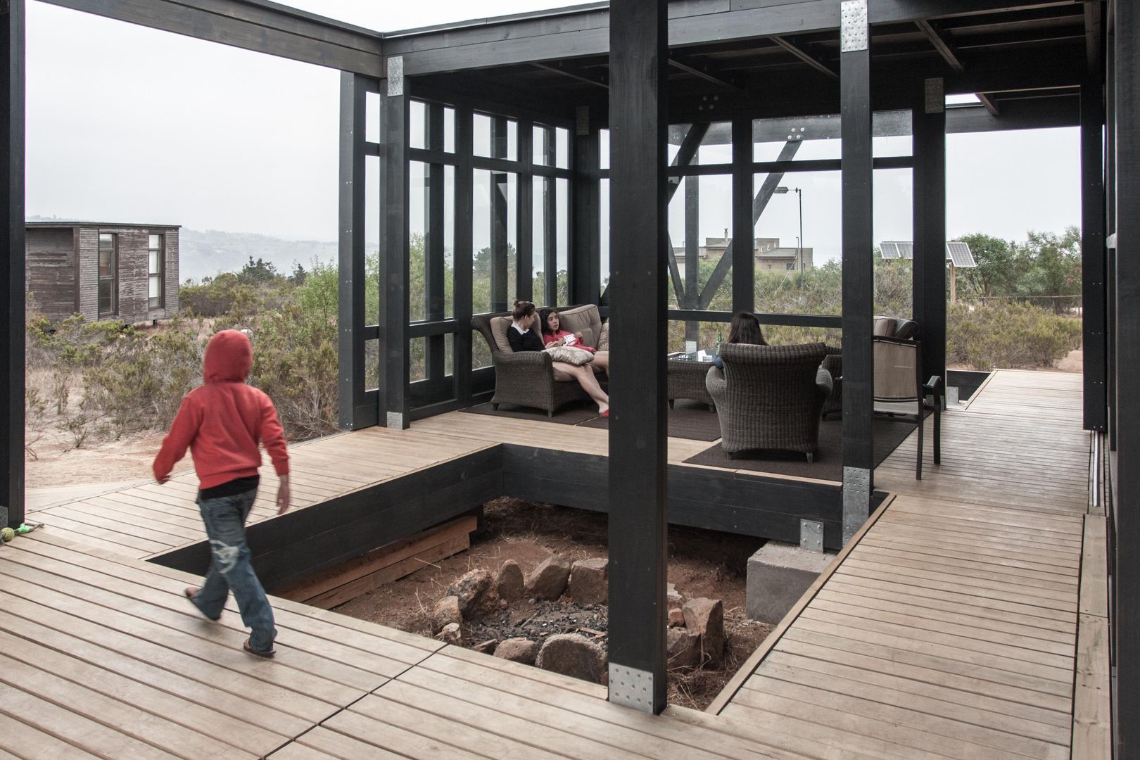 Deck Tunquen, MACIZO, ARQUITECTURA EN MADERA MACIZO, ARQUITECTURA EN MADERA Modern terrace Wood Wood effect