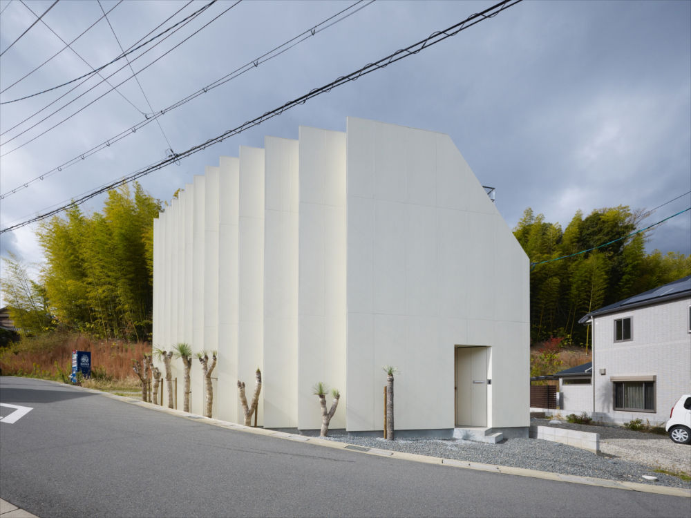 面白い扇の家 / House in Muko, 藤原・室 建築設計事務所 藤原・室 建築設計事務所 Modern Houses