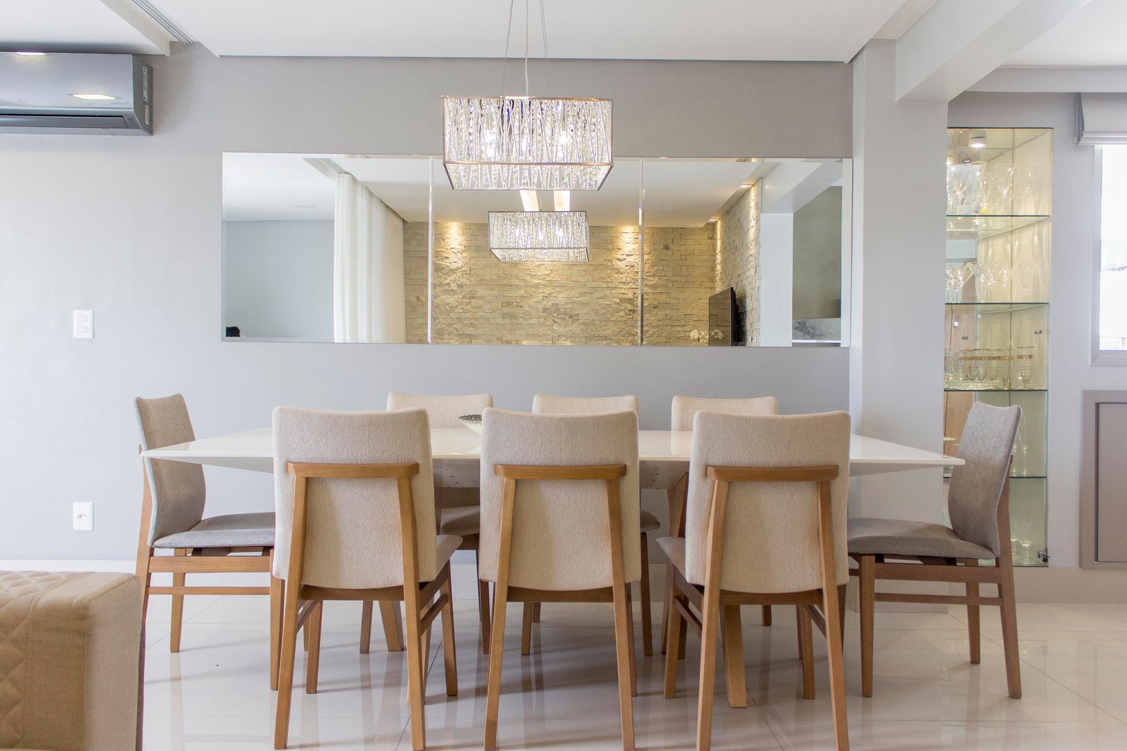 homify Modern dining room