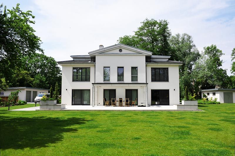 großes Einfamilienhaus in Brandenburg, ID die Raumidee ID die Raumidee Classic style houses