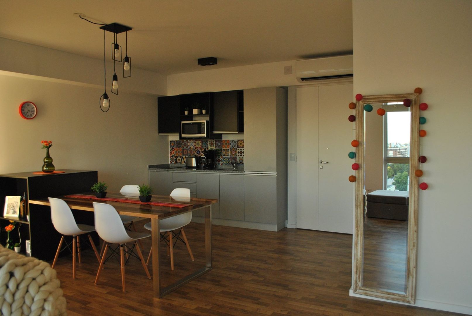 Torre Quartier San Telmo , MinBai MinBai Study/office Wood Wood effect Cupboards & shelving