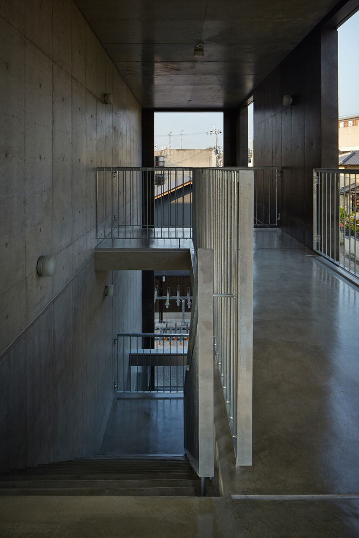 カントK, 一級建築士事務所 こより 一級建築士事務所 こより Modern corridor, hallway & stairs