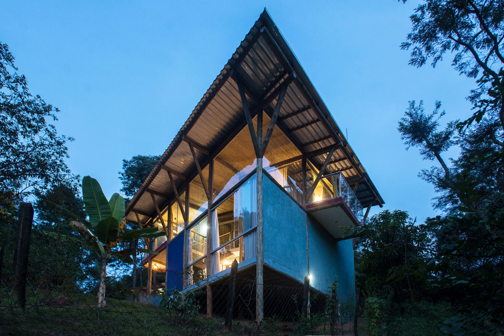 CASA HC, JOAO DINIZ ARQUITETURA JOAO DINIZ ARQUITETURA Будинки