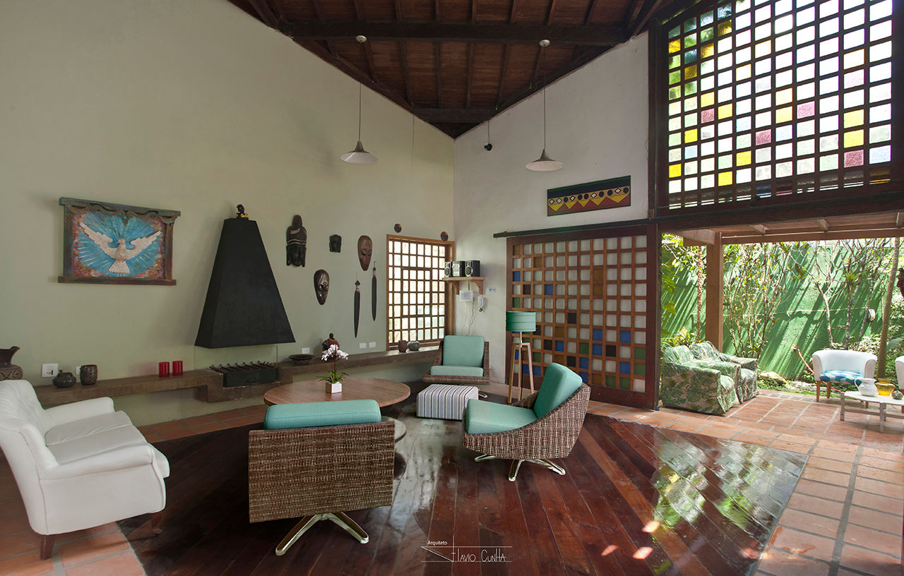 Casa Camburi, SET Arquitetura e Construções SET Arquitetura e Construções トロピカルな 窓&ドア